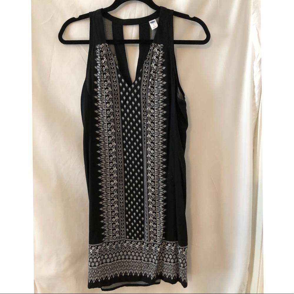 Old Navy black and white dress size small